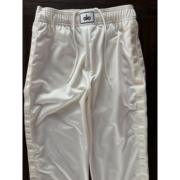 ALO Yoga Pants - ALO Yoga Cream White Track Joggers